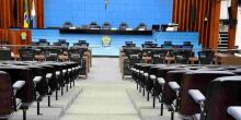 Deputados votam três projetos do Executivo