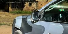 Homem que matou mulher morre em confronto com PM