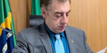 Neno comemora aprovação de símbolo para fibromialgia