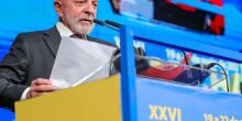 Lula promete dinheiro para casas e SUS com especialidades