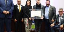Sessão homenageia personalidades em Dourados