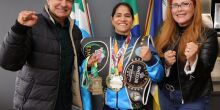 Bicampeã brasileira comemora conquistas no Kickboxing