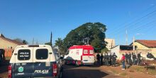Homem em crise ameaça matar a mãe com faca