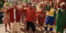 Ronaldinho Gaúcho entra em campo com Itaipava