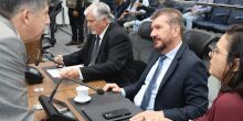 Deputados aprovam projetos e entram em recesso