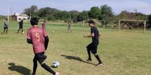 Prefetura cria escolinhas de futebol suiço e handebol nas aldeias