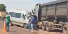 Pacientes sofrem acidente em colisão com caminhão 