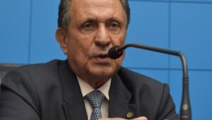Zé Teixeira trabalha para atender alunos da Apae