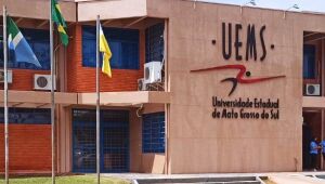 Uems paga até R$ 11 mil para professores
