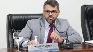 Mauricio Lemes celebra a promulgação da Lei sobre fogos de artifícios no Município