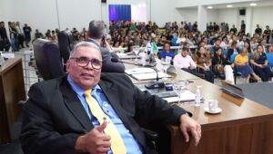 Câmara de Dourados homenageia Creusimar Barbosa