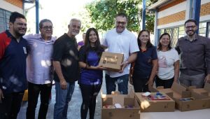 Prefeitura distribui 33 mil kits escolares para alunos da Reme