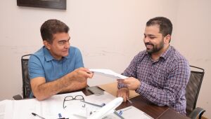 Prefeitura entrega títulos da casa própria