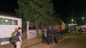 Homem mata mulher e incendeia o corpo