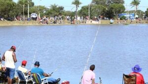 Hoje tem pesca liberada no Parque do Lago