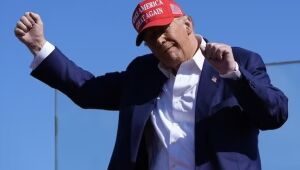 Trump promete taxar China em 50%