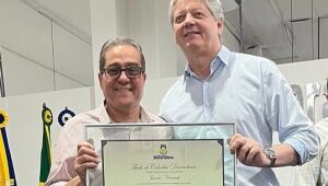 Cemar entrega título de Cidadão Douradense a Verruck