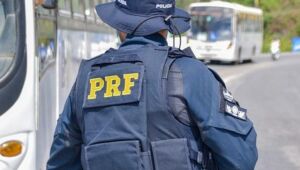 PRF fiscaliza transporte de passageiros
