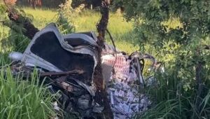 Jovem bate carro com cigarros e morre