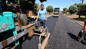 Prefeitura avança com pavimentação asfáltica no bairro Altos do Indaiá