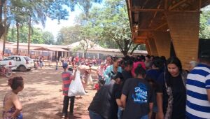 Dourados distribui 10 toneladas de alimentos
