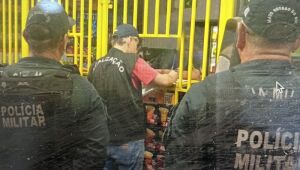 PM fiscaliza estabelecimentos comerciais em Dourados 