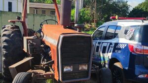 Operação policial recupera trator furtado