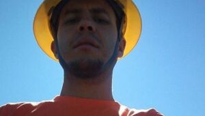 Poste não resiste e trabalhador morre na rodovia