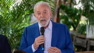 "Não podemos nos conformar com homens matando mulheres", diz Lula