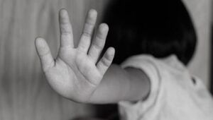 Casal é acusado de agredir criança de 1 ano e 8 meses