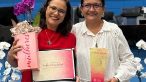 Gleice homenageia mulheres comTroféu Celina Jallad