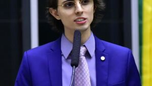 Deputado propõe fim do salário a vereadores