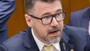 Deputado quer convocação de delegado para explicar Ramagem