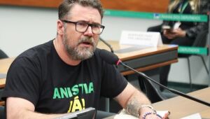Mobilização pró-anistia adia julgamento contra Pollon