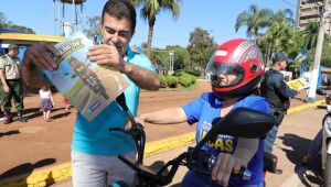 Prefeito abre Maio Amarelo com decreto para elétricos