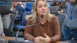Lia Nogueira pede fiscalização para garantir inclusão nas escolas particulares