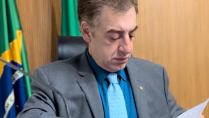Assembleia troca deputados após recontagem de votos