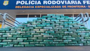 PRF intercepta carreta com 320 quilos de cocaína 