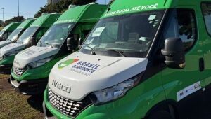 Gleice comemora entrega de unidades odontológicas