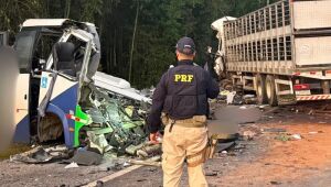Acidente no interior do Paraná tem 23 mortos