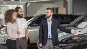 Por que dois carros parecidos podem pagar valores diferentes de IPVA?