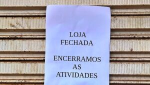 Dívidas acumuladas e comércio online fecham Casas Bahia