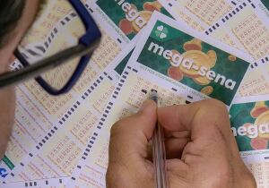 Mega-Sena sorteia prêmio de R$ 165 milhões