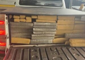 PRF encontra maconha em caminhonete abandonada 