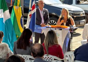 Lia defende reposição urgente de servidores e reforça compromisso com a educação