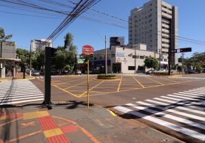 Prefeitura reforça sinalização viária em Dourados