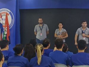 Calouros da UCP recebem orientações em PJC