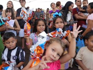Festa da Páscoa termina com distribuição de ovos e shows