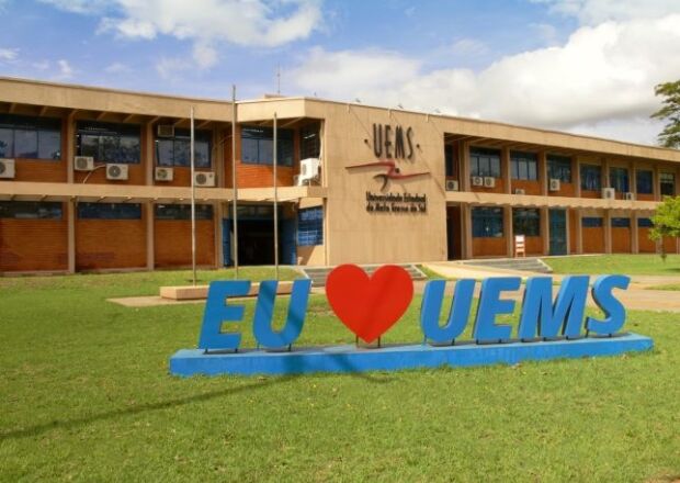 Uems recruta voluntários para ensinar Português a migrantes 