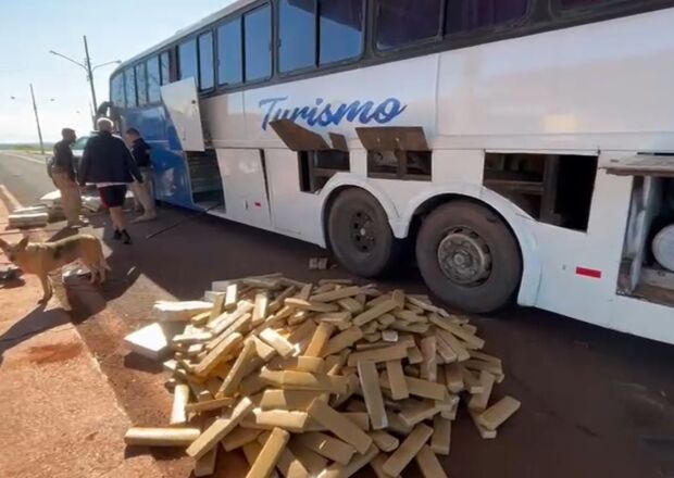 PRF de MS encontra drogas em ônibus que levava paraguaios para praia de Florianópolis